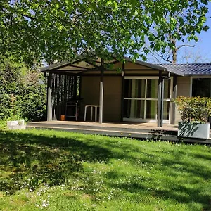 https://camping-au-tour-de-laveyron.midi-pyreneeshotels.com