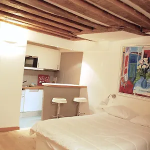 https://studio-aboukir-apartment.fr-paris.fr